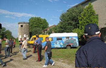 Peschiera_sgombero_cascina_Brusada_7_11