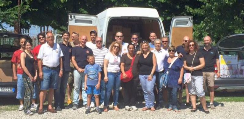 Peschiera solidale raccolta per immigrati giu 2015