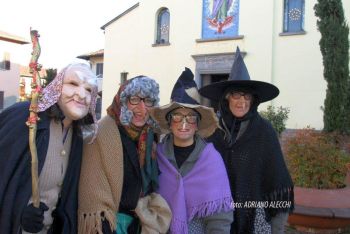 Rodano befana in piazza a Lucino 2012