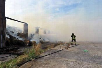 Mediglia_incendio_cascina_Caluzzano