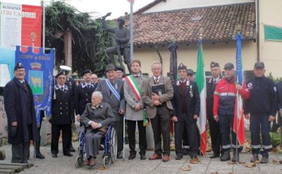Rodano_commemorazioni_4_novembre_2011_premiazioni_Giuseppe_Carminati