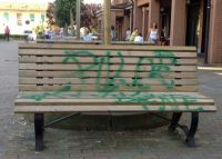Tribiano vandali panchina piazza Diaz